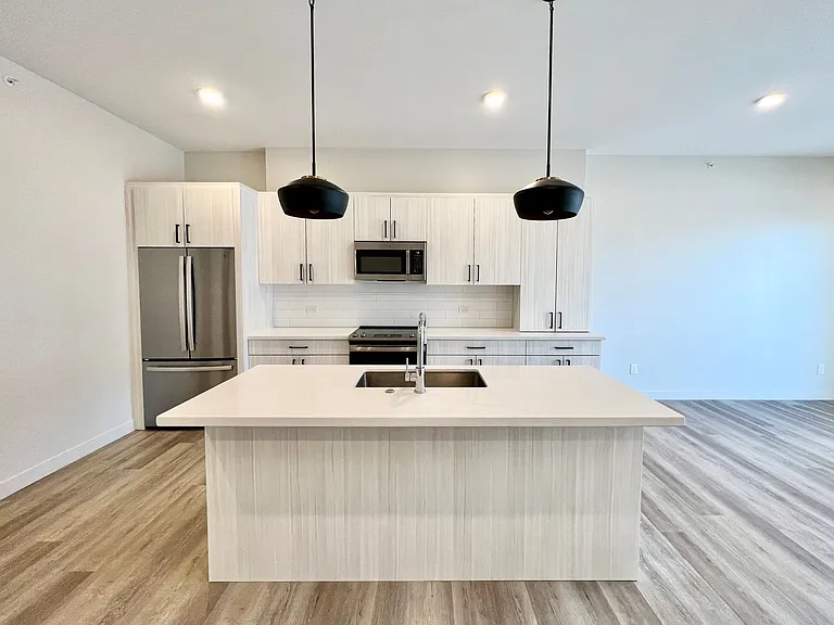 3022 Fieldhouse Cir #207 — Photo 3