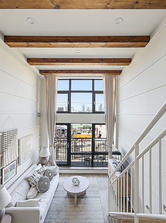 1st image of 282 Nassau Ave APT 3A