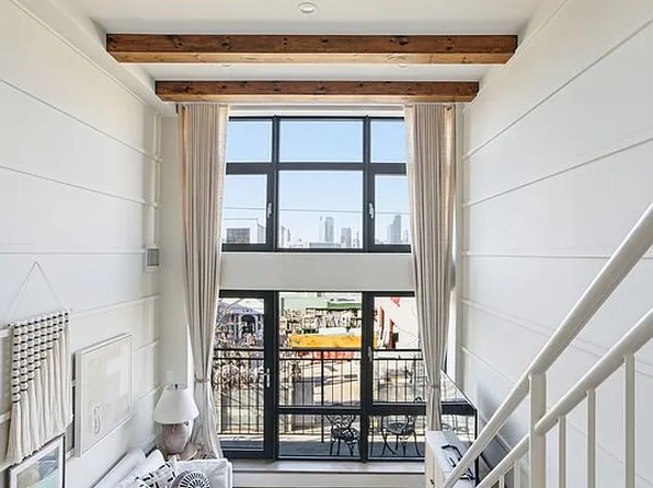 282 Nassau Ave APT 3A, Brooklyn, NY 11222