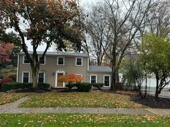 260 Saddler Rd, Bay Village, OH 44140