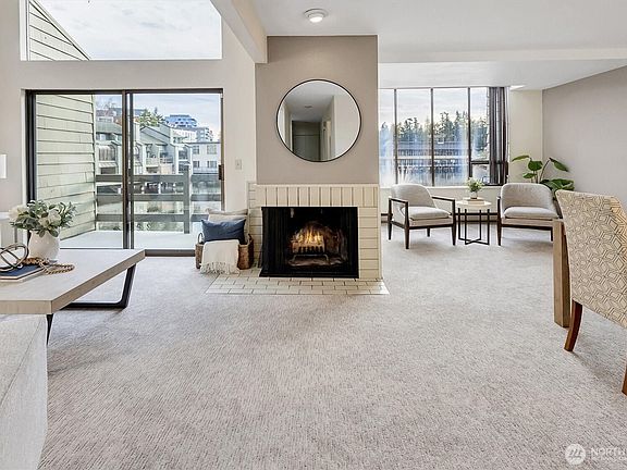 4th image of 7 Lake Bellevue Drive #206