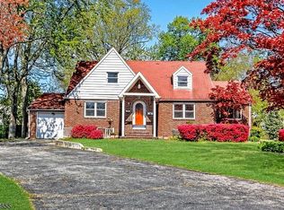 255 Lake Shore Dr, Parsippany, NJ 07054