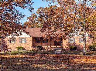 1867 Whispering Oaks Dr, Saint Clair, MO 63077