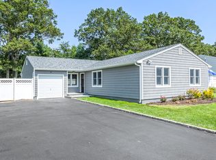 47 Debbie Lee Ln, Bohemia, NY 11716