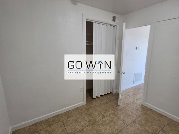 5th image of 2146 E Taylor St #6