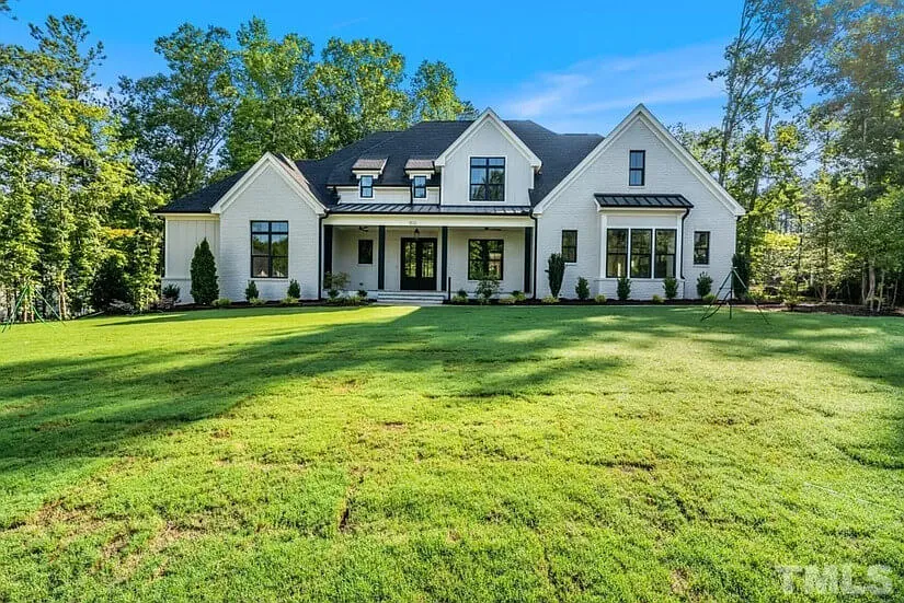 Elegant Home in the Heart of Raleigh — Photo 2