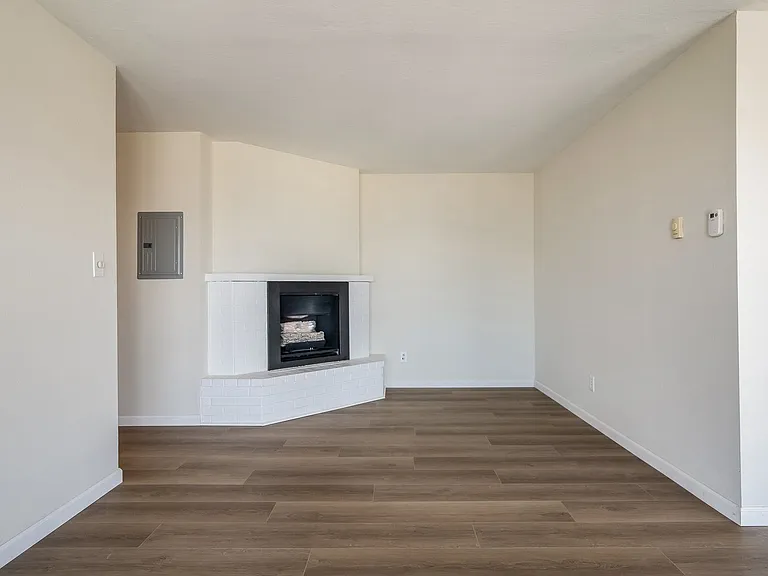 545 Burnett Avenue — Photo 10