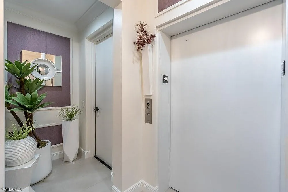 3 bed, 3.5 bath, 2350 sqft, $16,000 — Photo 3
