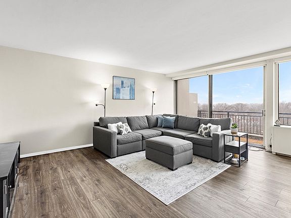 3rd image of 1 Horizon Rd APT 806