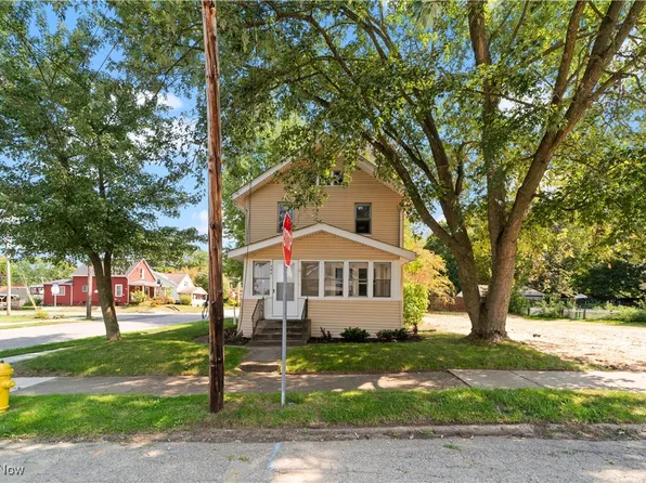 595 Lloyd St, Barberton, OH 44203