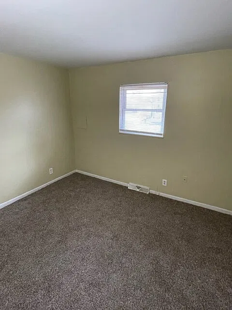 2 bed, 1.0 bath, $895 — Photo 4