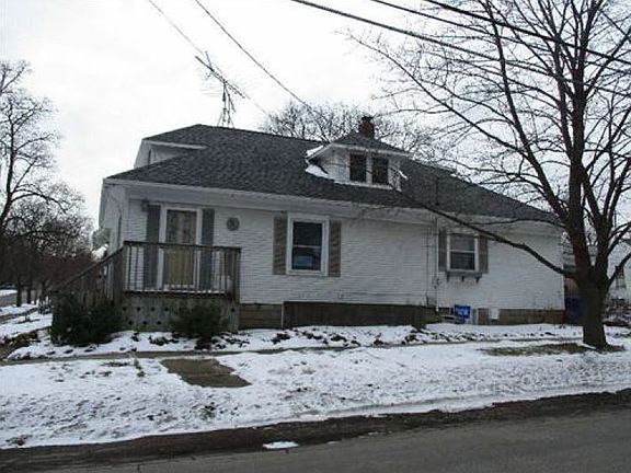 3rd image of 800 S Park St