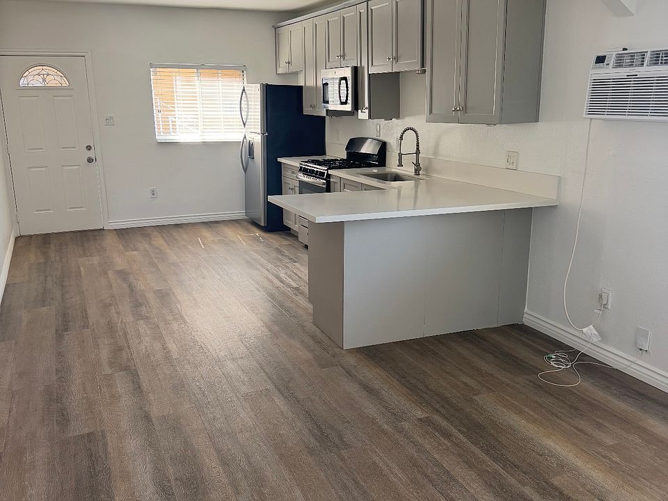1st image of 1004 N Ditman Ave