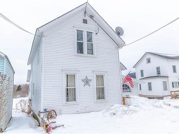 3rd image of 158 Grove St
