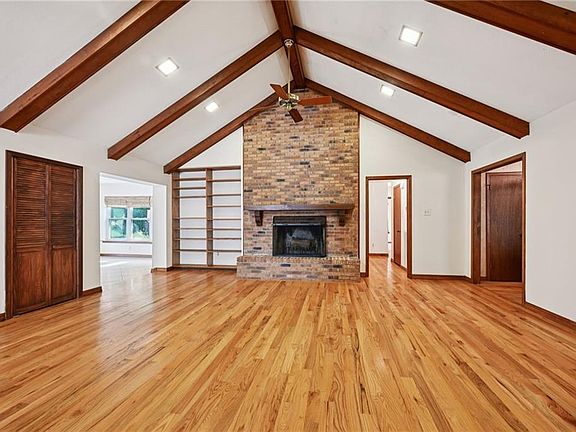 4th image of 93 N Dogwood Dr