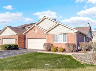 12 Iliad Dr, Tinley Park, IL