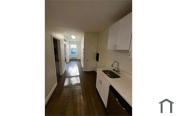 Building Photo - 221 20th St NE #2