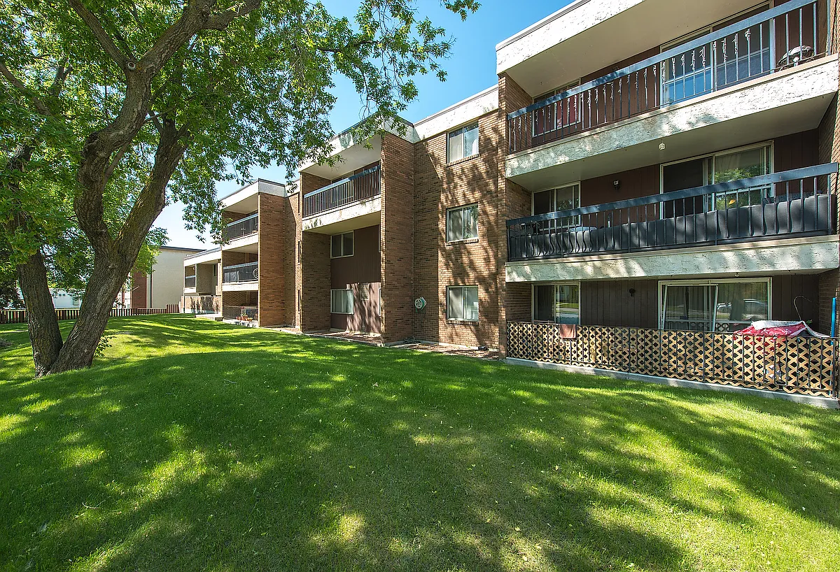 Carina Apartments — Photo 1