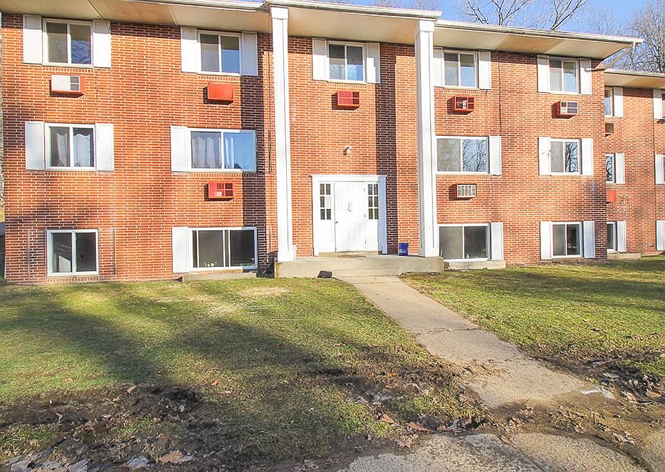 1st image of 1935 Brookside Dr #2