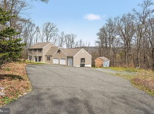 33 Edgewood Dr, Boyertown, PA 19512