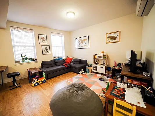 Rented by J & M Realty Services Corp (Management) | media 34