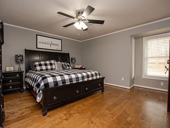 3rd image of 1705 Greenwood