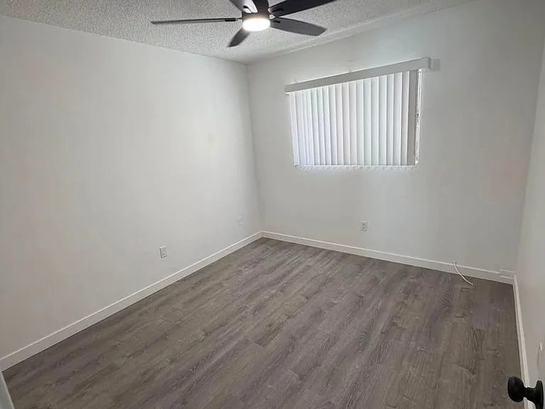 1340 Edgewood Way — Photo 5