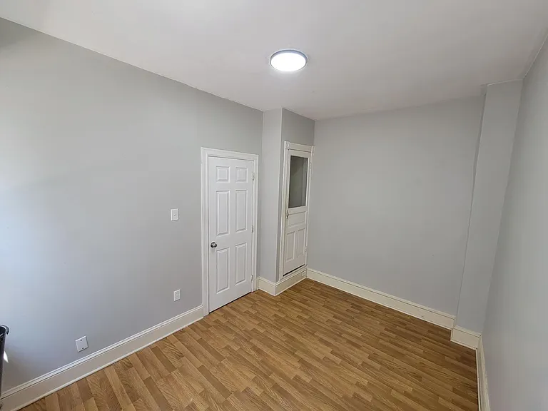 2nd Bedroom w/Backyard Access