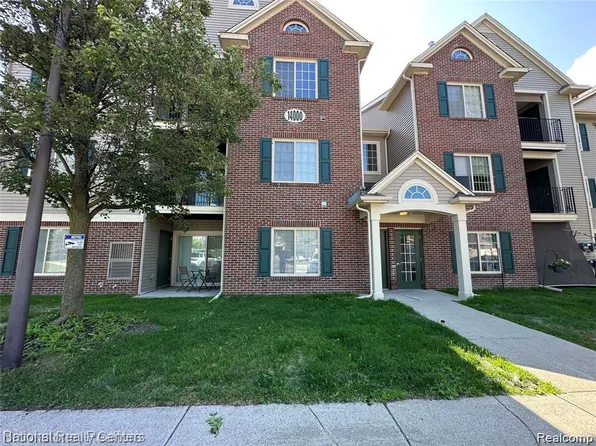 14301 Pinehurst Ln, Grand Blanc, MI 48439