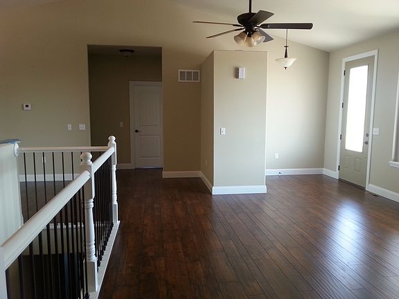 Front door & toward bedrooms