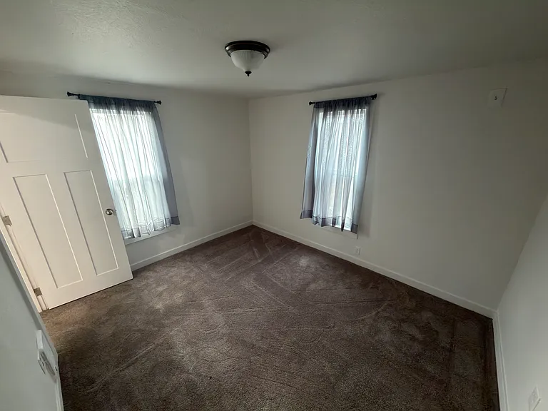 1610 N Walnut St — Photo 6