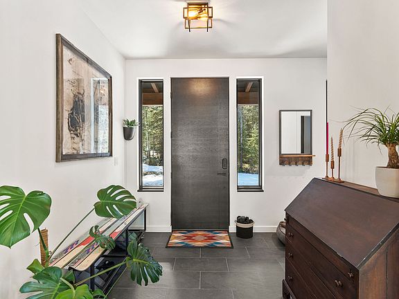 4th image of 757 Lodgepole Rd