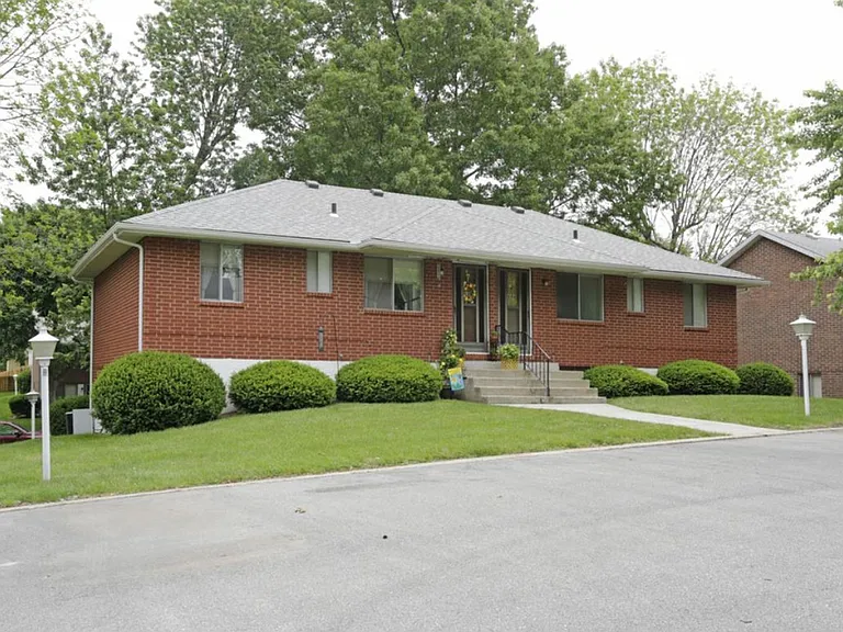 7670 N Euclid Ave — Photo 3