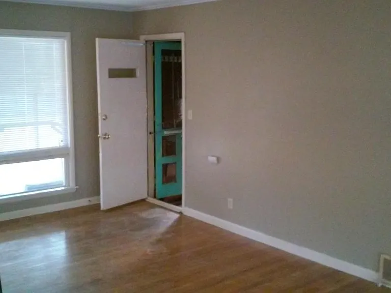 1804 E Woodland Rd — Photo 8