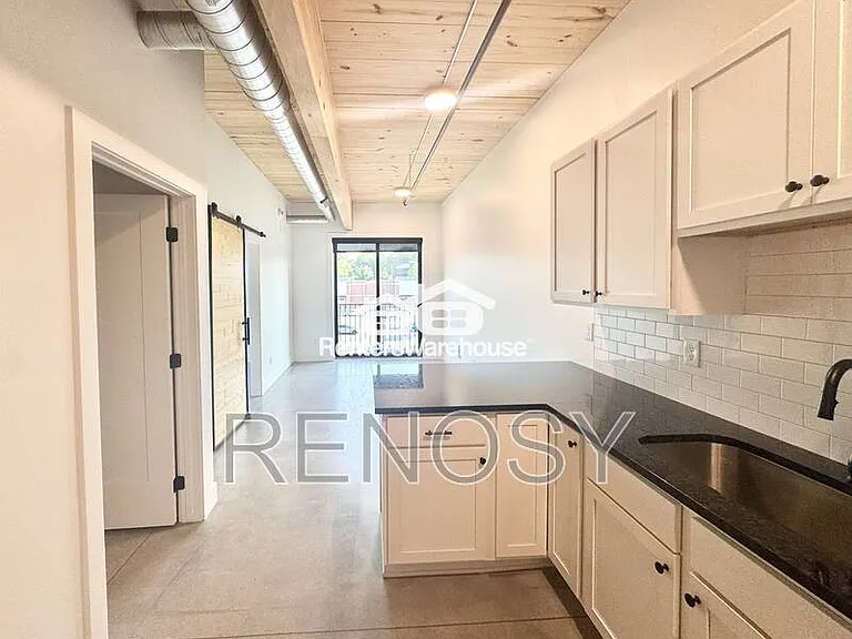 2701 Ingersoll Ave #204 — Photo 6
