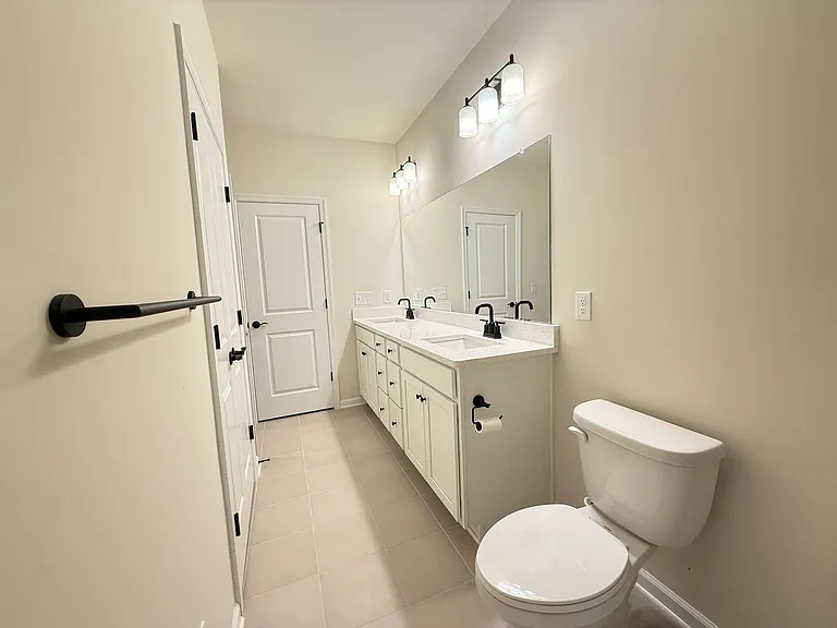 614 Sadie Cir — Photo 16
