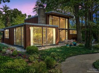 1336 Glendaloch Cir, Ann Arbor, MI 48104