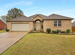 477 Primrose Cir, Siloam Springs, AR 72761