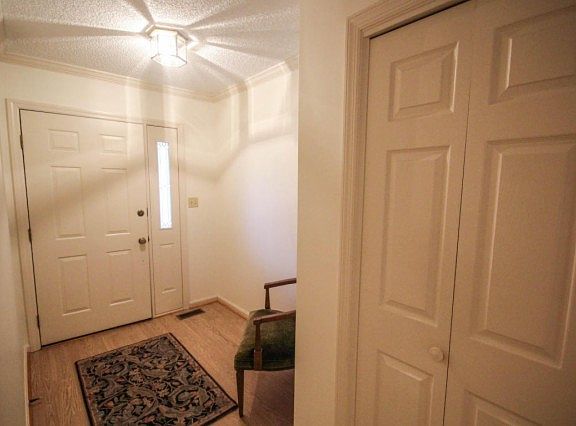 4th image of 925 Portsmouth Cir