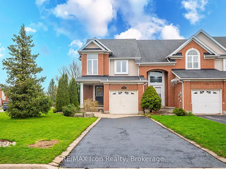 537 Beaver Creek Cres — Photo 1