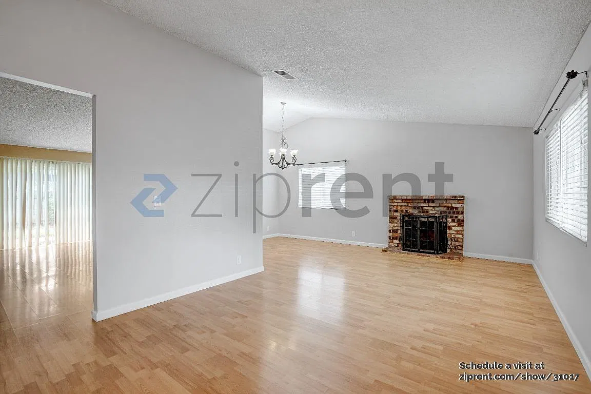 3 bed, 1488 sqft, $3,042 — Photo 3