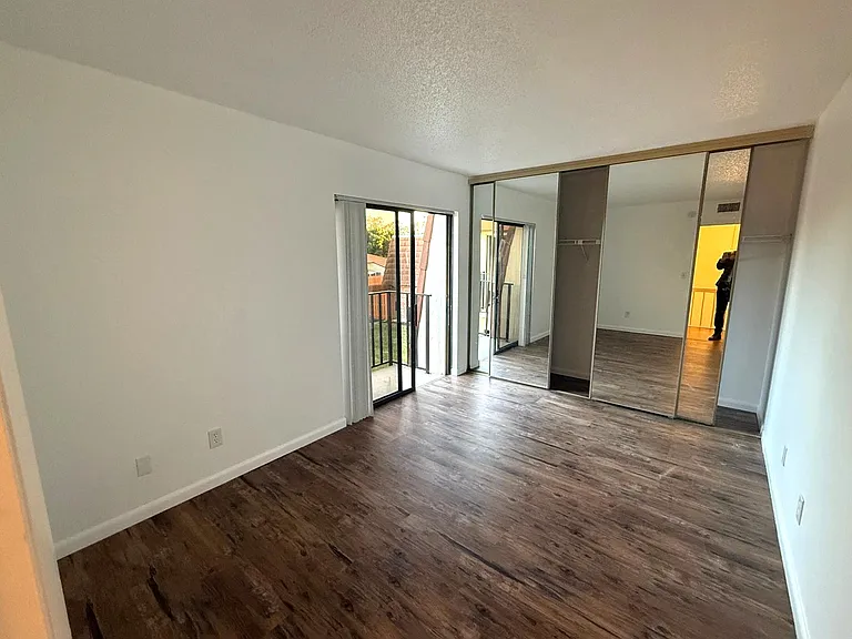 1406 Park Shore Cir #3 — Photo 10