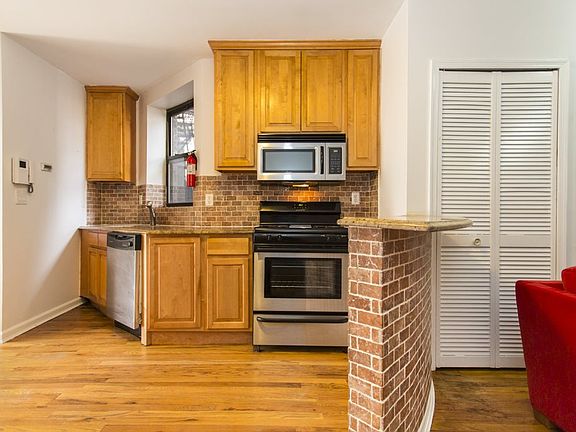 4th image of 79 Crescent Ave APT 4
