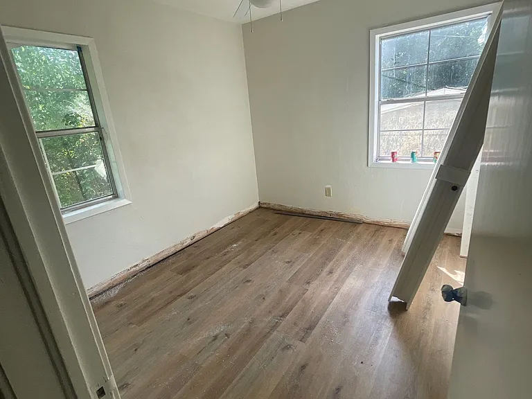 1032 Stuart St — Photo 6