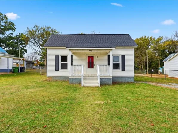 8 Hames St, Lexington, NC 27295
