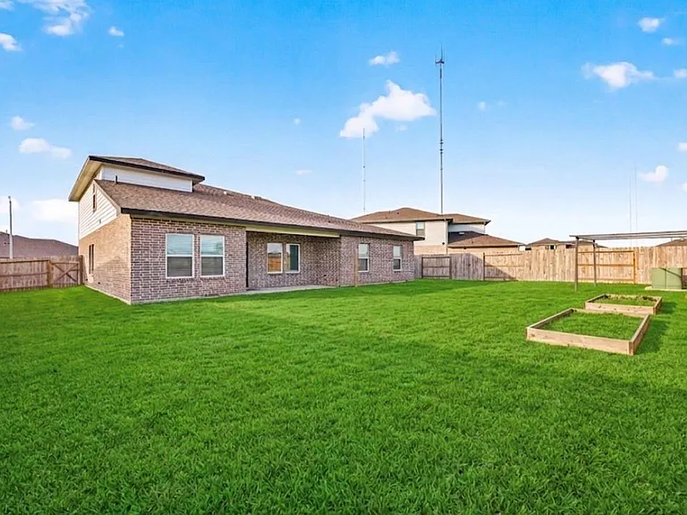 1107 Lakes Edge Ln — Photo 42