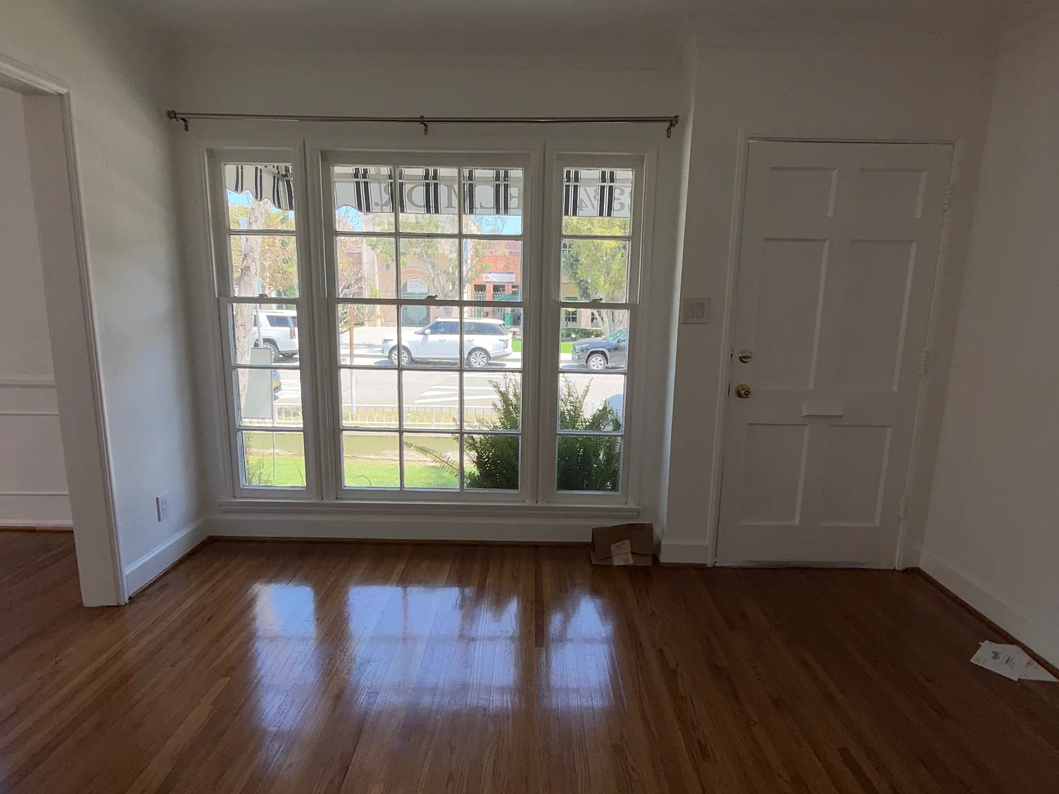 2 bed, 875 sqft, $3,250 — Photo 2