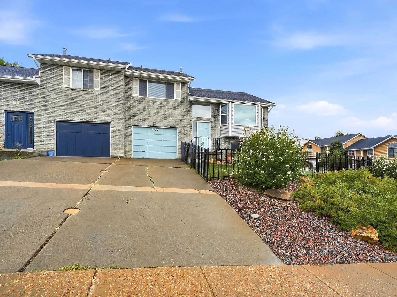 4 bed, 1684 sqft, $3,299 — Photo 3