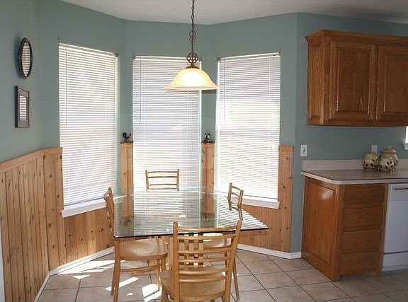 BREAKFAST AREA WITH BAY WINDOW