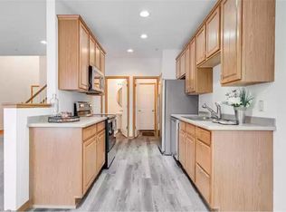 5060 Yuma Ln N, Plymouth, MN 55446